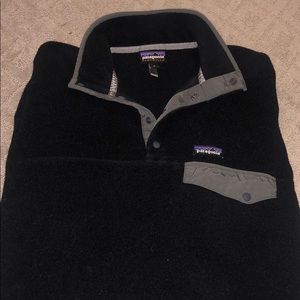 Black Patagonia Button Fleece!!